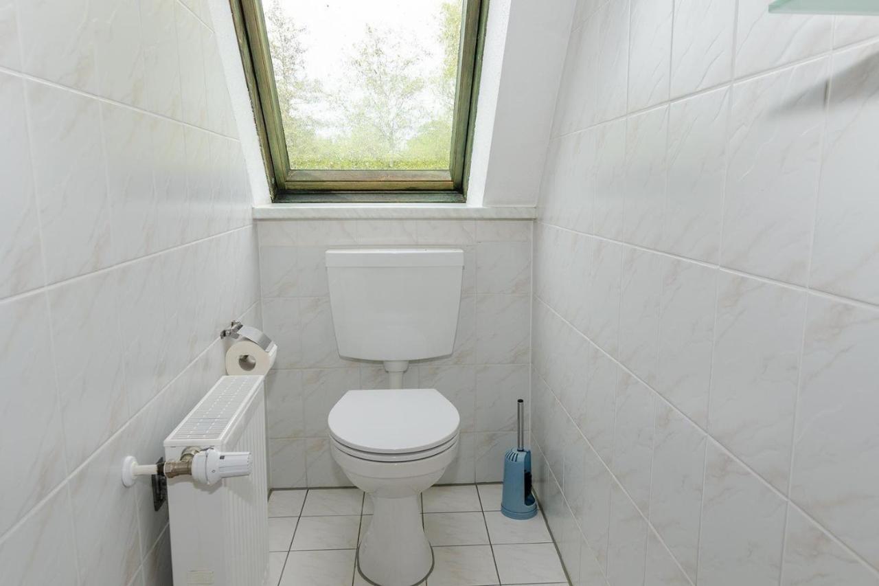 Ferienwohnung-Auf-Ruegen-Fuer-3-Erwachsene-Und-1-Kind-In-Schaprode-Zi6 Bagian luar foto